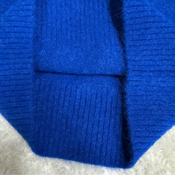 Pistola Sara Shrunken Crewneck Sweater Alpaca Blend in vibrant "Azure Blue - Picture 10 of 13